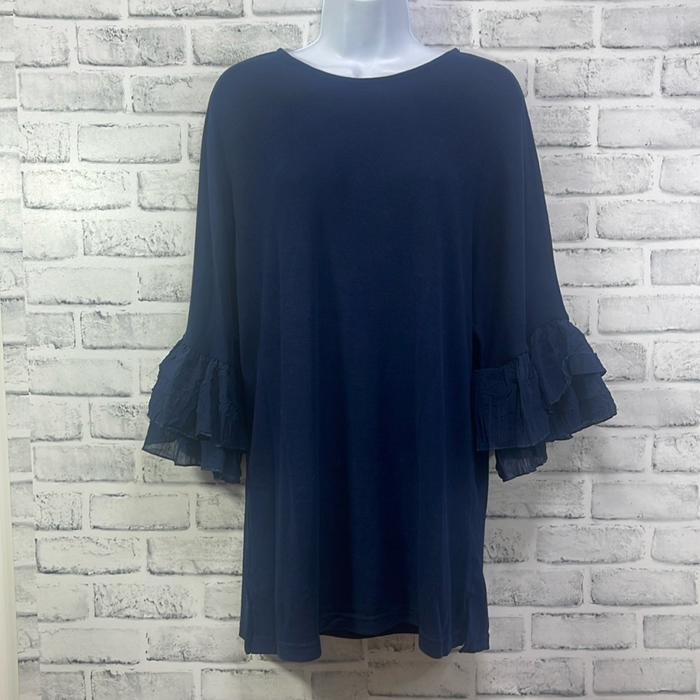 Suzanne Betro Light Weight Sweater NWT Small
